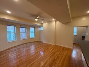 211 E Lane Ave in Columbus, OH - Building Photo - Building Photo