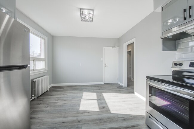 99 Haig St in St Catharines, ON - Building Photo - Building Photo