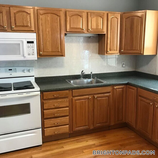 437 Washington St, Unit 1