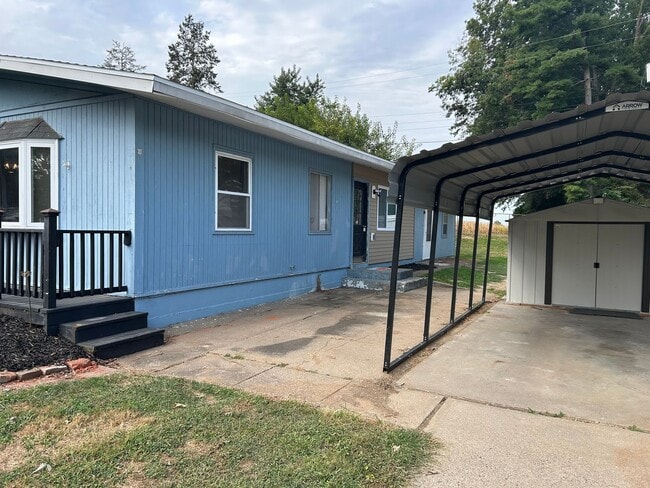 1524 W Granview Dr in Quincy, IL - Building Photo - Building Photo