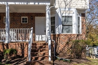 128 Old Fifth Cir in Charlottesville, VA - Building Photo - Building Photo