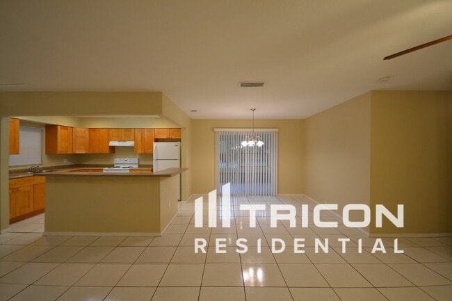 111 Sheryl Lynn Dr in Brandon, FL - Building Photo - Building Photo