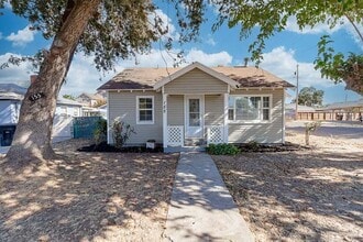 155 N Bryan Ave in Oakdale, CA - Building Photo - Building Photo