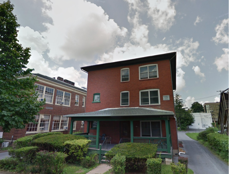 123 W Nittany Ave in State College, PA - Building Photo