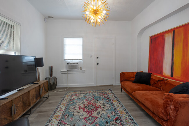 River Loft Bungalows on Warren+9th in Tucson, AZ - Building Photo - Interior Photo