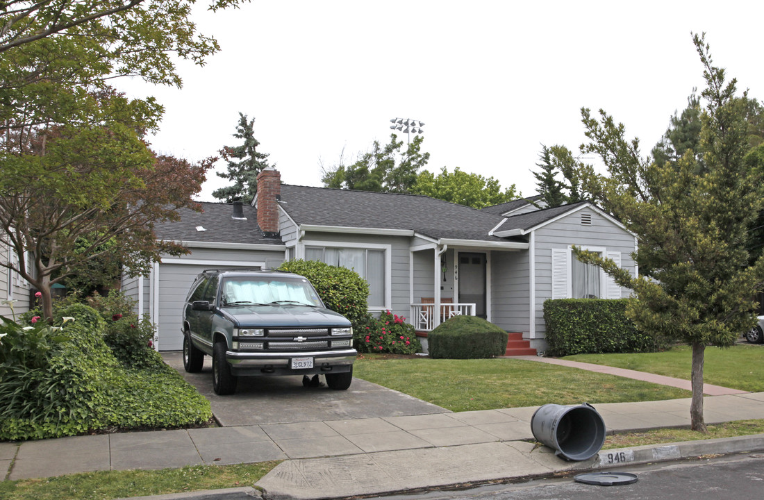 944-946 King St in Redwood City, CA - Foto de edificio