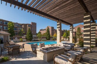 Broadmoor at Aksarben Village in Omaha, NE - Foto de edificio - Building Photo