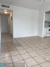 5831 SW 36th Ct in Davie, FL - Building Photo - Building Photo