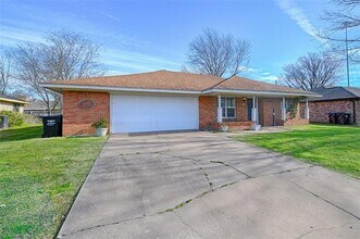 2504 Burnett Dr in Greenville, TX - Building Photo - Building Photo