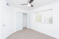 Doral Terrace Apartments - 4-5 Year Wait List in Doral, FL - Foto de edificio - Interior Photo