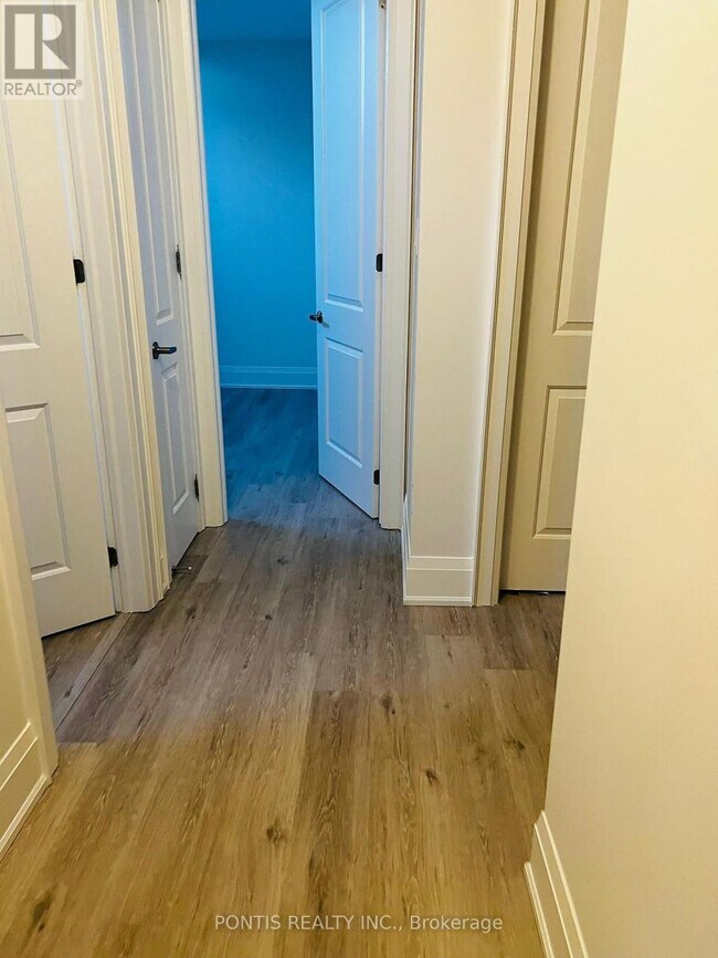 329 Woodgate Pines Dr in Vaughan, ON - Building Photo - Building Photo