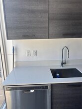 151 SE 1st St, Unit 1410 in Miami, FL - Building Photo - Building Photo