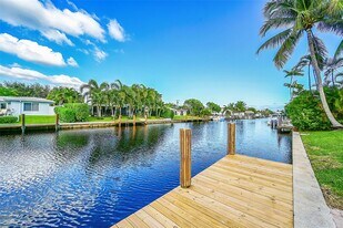 211 SE 9th Ct in Pompano Beach, FL - Building Photo