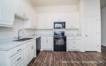 2017 102nd St in Lubbock, TX - Foto de edificio - Building Photo