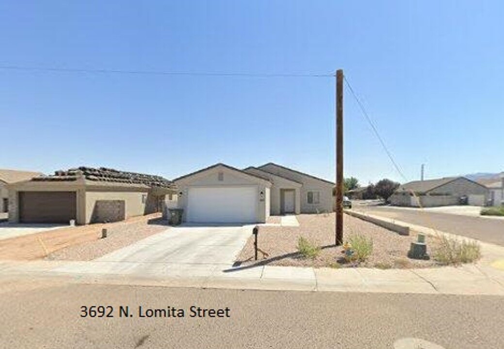 3692 N Lomita St in Kingman, AZ - Building Photo