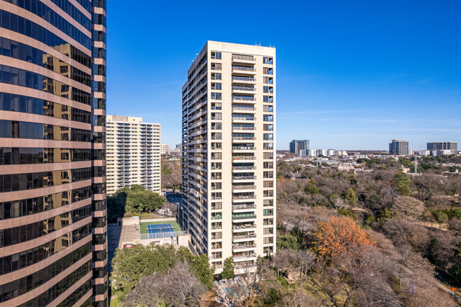 The Warrington in Dallas, TX - Building Photo - Building Photo