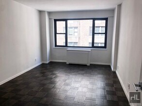 EAST 56 STREET in New York, NY - Building Photo - Building Photo