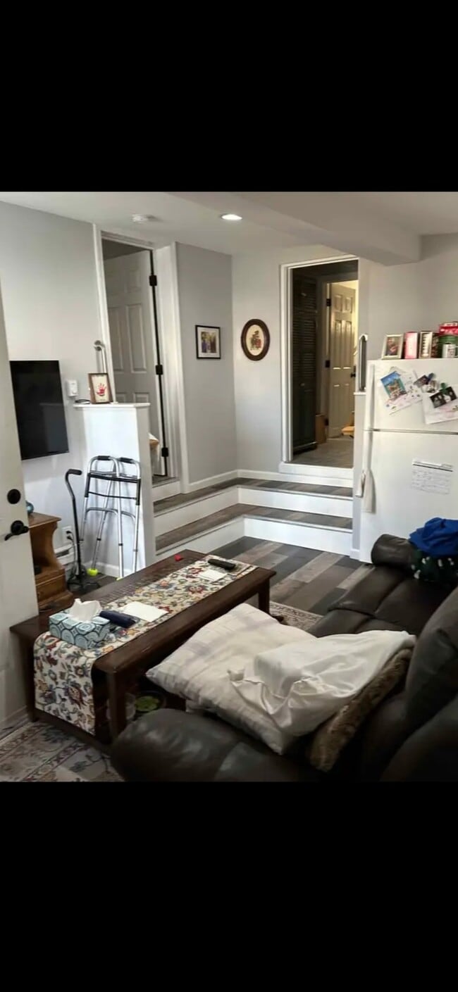 14 Earl St, Unit 2 in Red Bank, NJ - Building Photo - Building Photo