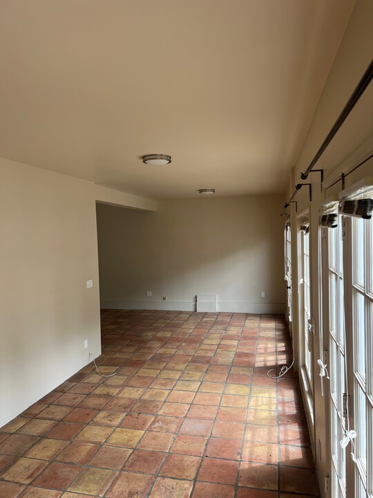20 E Islay St, Unit B in Santa Barbara, CA - Building Photo