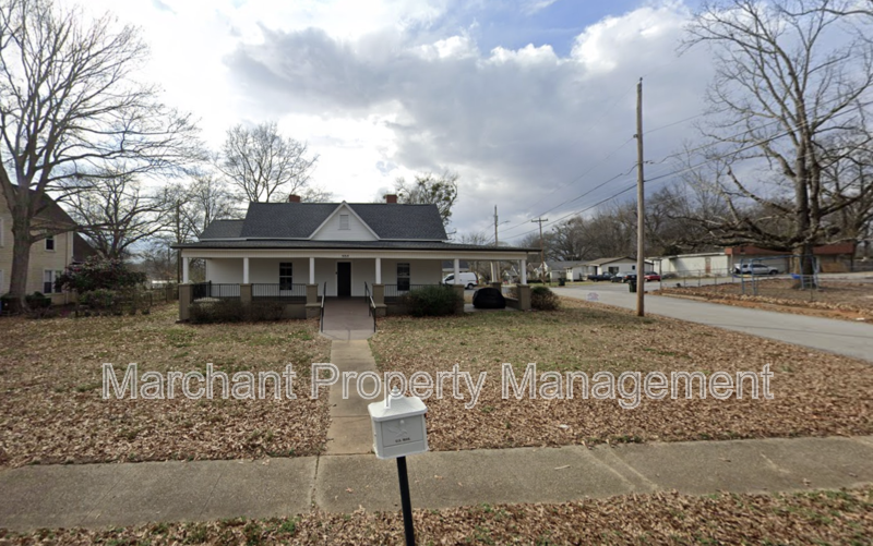 300 S 5th St in Easley, SC - Building Photo