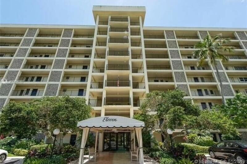 3200 N Palm Aire Dr-Unit -402 in Pompano Beach, FL - Building Photo