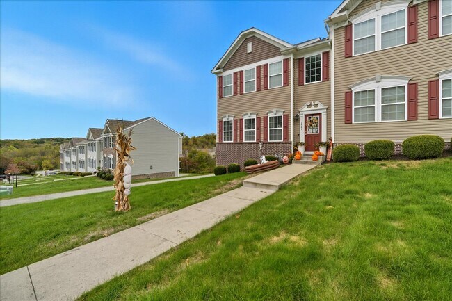 1501 Canterbury Dr in Imperial, PA - Building Photo - Building Photo