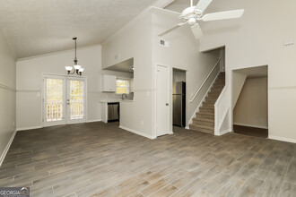 3451 Deer Trce in Stonecrest, GA - Building Photo - Building Photo