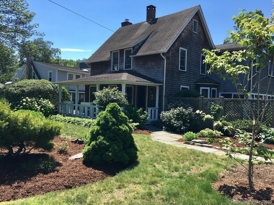 9 Madison Ave in Madison, CT - Building Photo