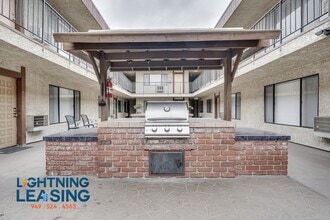 5122 Klump Ave in Los Angeles, CA - Foto de edificio - Building Photo