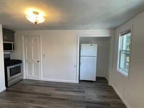 72 School St, Unit 2 in Cambridge, MA - Building Photo - Building Photo