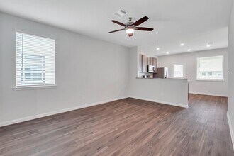 13336 Burbot Dr in Shenandoah, TX - Building Photo - Building Photo