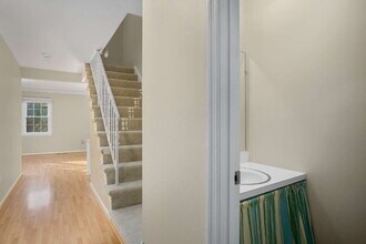 10533 Assembly Dr in Fairfax, VA - Foto de edificio - Building Photo