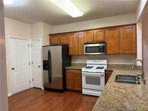 property at 2090 Deptford Dr