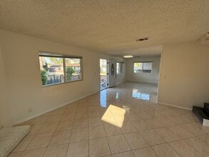 7782 Newman Ave, Unit 1 in Huntington Beach, CA - Building Photo - Building Photo
