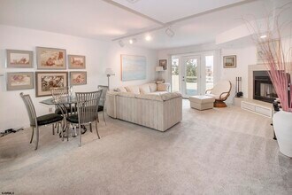 7701 Atlantic Ave in Margate City, NJ - Foto de edificio - Building Photo