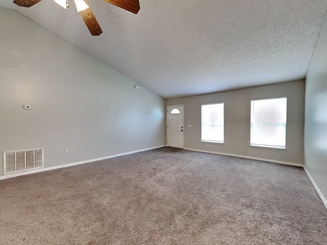 3221 Utah Dr in Deltona, FL - Building Photo - Building Photo