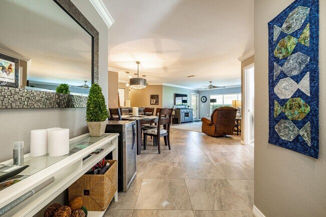 1048 Normandy Trace Rd in Tampa, FL - Building Photo - Building Photo