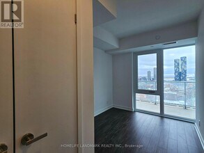 88 Queen St E in Toronto, ON - Building Photo - Building Photo