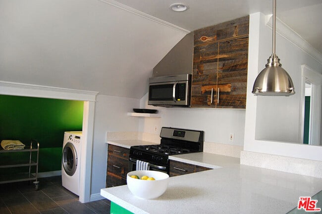 1238 W 30th St in Los Angeles, CA - Building Photo - Building Photo