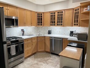 135 Granite Ave, Unit 33 Bright and airy in Boston, MA - Building Photo - Building Photo