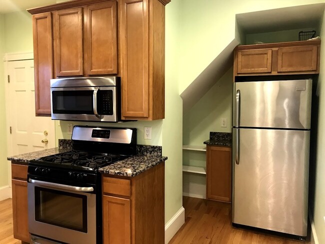 53 Prince St, Unit 1 in Brookline, MA - Building Photo - Building Photo