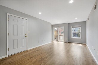 150 Congress St in Jersey City, NJ - Building Photo - Building Photo