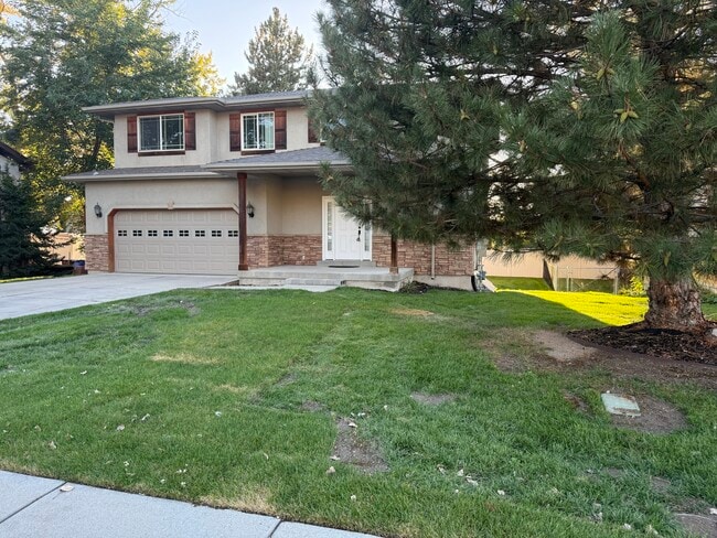 7782 S Chad Heights Ln in Midvale, UT - Building Photo - Building Photo