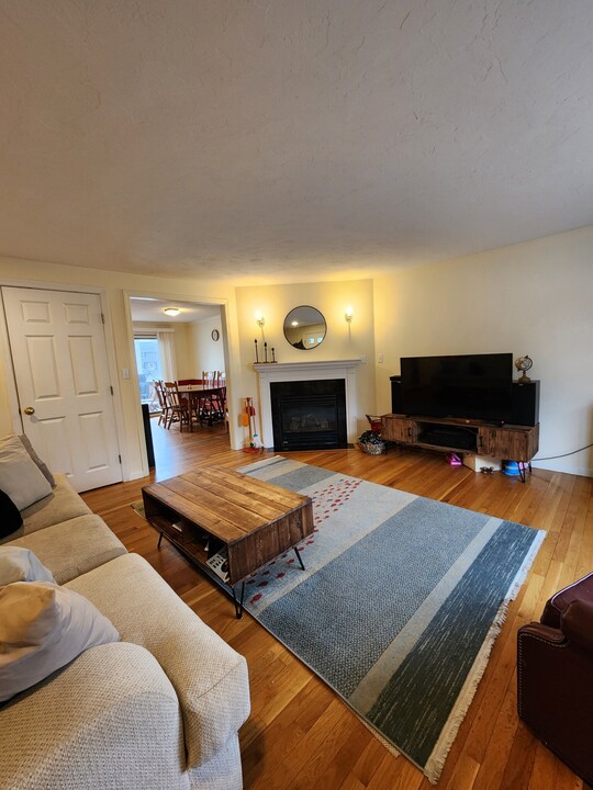 52 School Ave in Waltham, MA - Building Photo