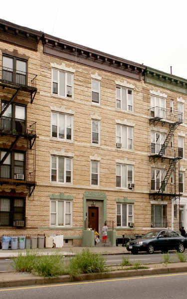 1518 Eastern Pky in Brooklyn, NY - Foto de edificio