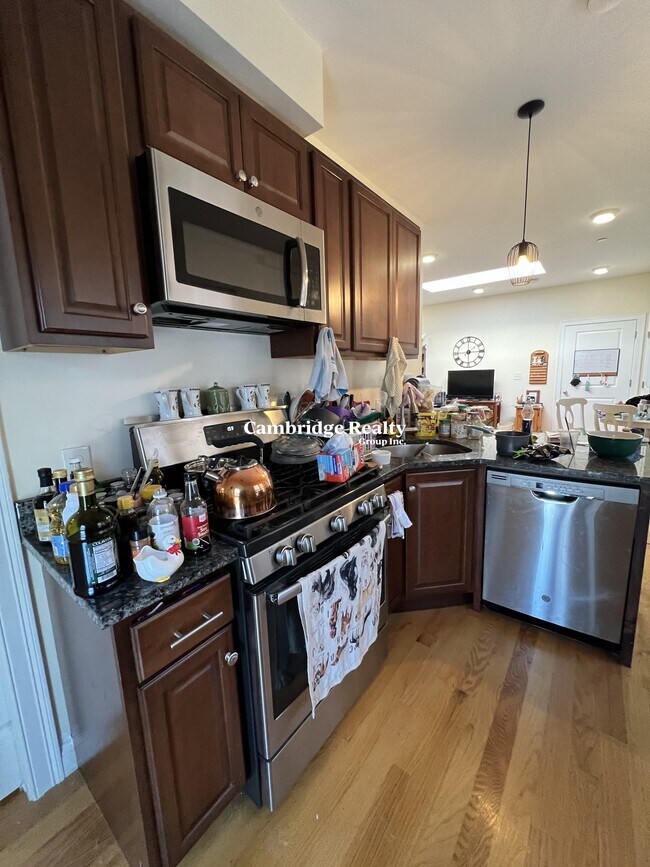 547 Washington St, Unit 6B in Boston, MA - Foto de edificio - Building Photo