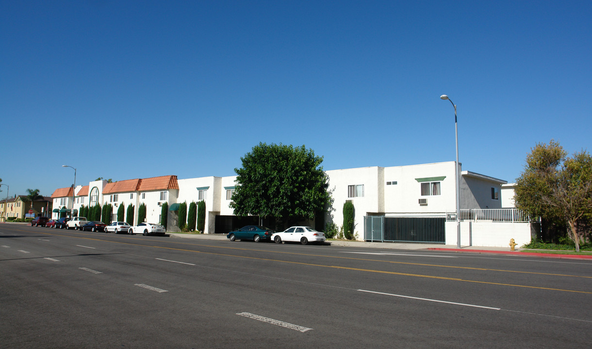 Darby Gardens Apartment in Northridge, CA - Foto de edificio