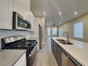 223 Oriole St in Houston, TX - Building Photo - Building Photo