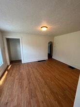 235 Royal Ave in Rockford, IL - Building Photo - Building Photo