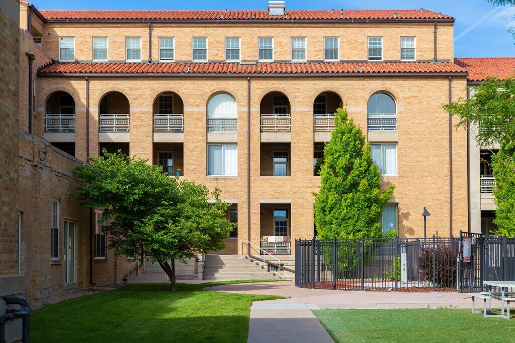 Grand Lowry Lofts Apartments in Denver, CO